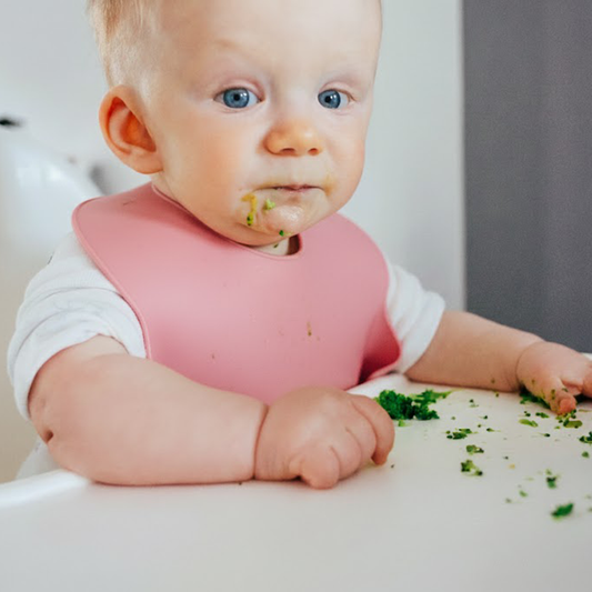 Bavoir réglable avec Bac récupérateur Silicone Orange